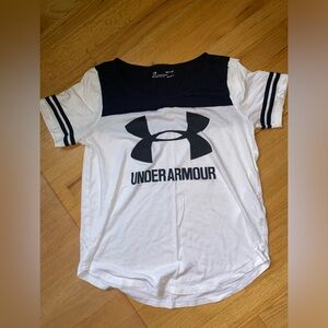Women’s Small UA shirt.